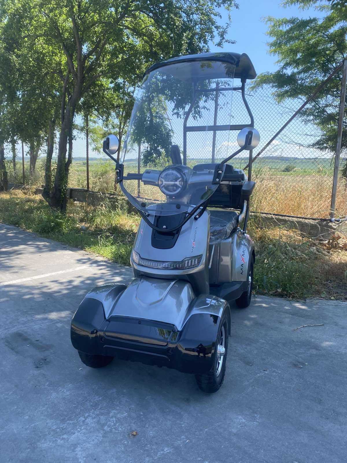 img_3215 Електрическа четириколка Maxmotors 1500W FM4 сива с покрив - Image 1